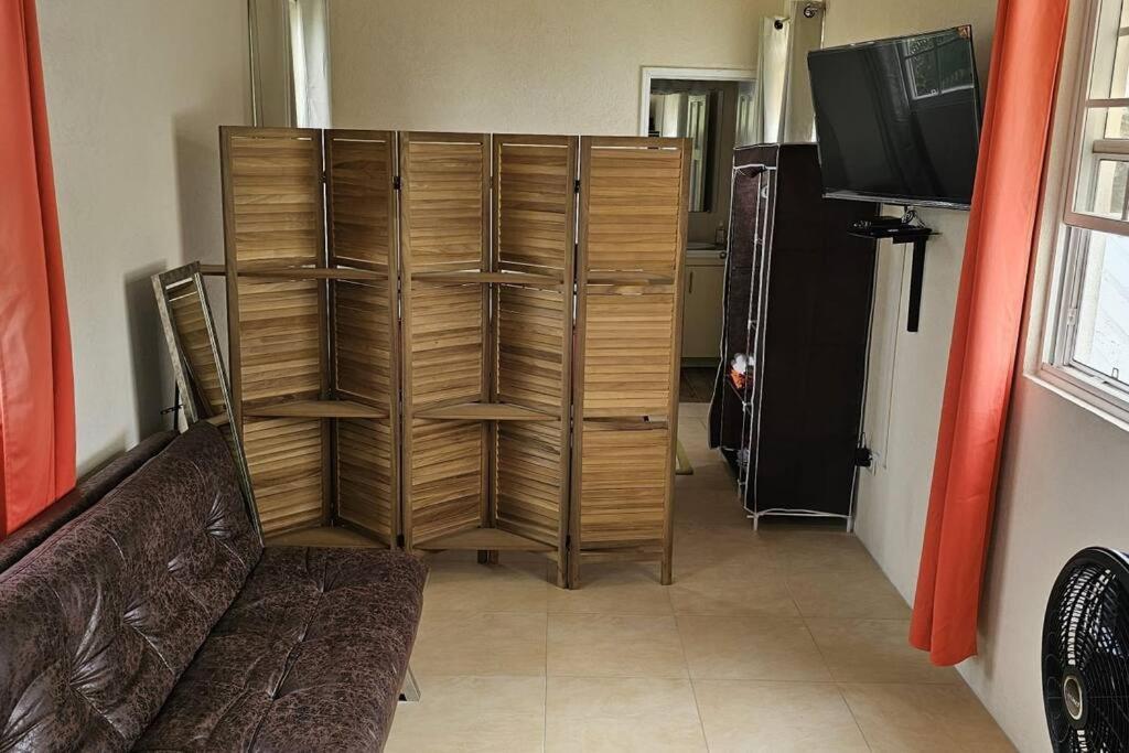 Apartment Seclusion Apartment. *